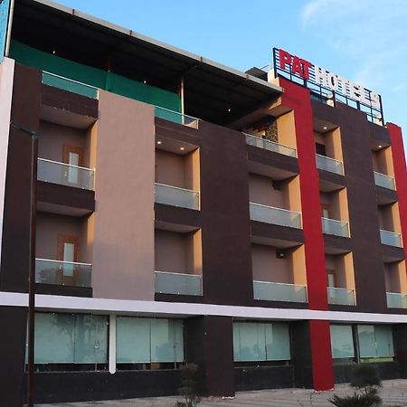 Pat Hotels Indore Zewnętrze zdjęcie