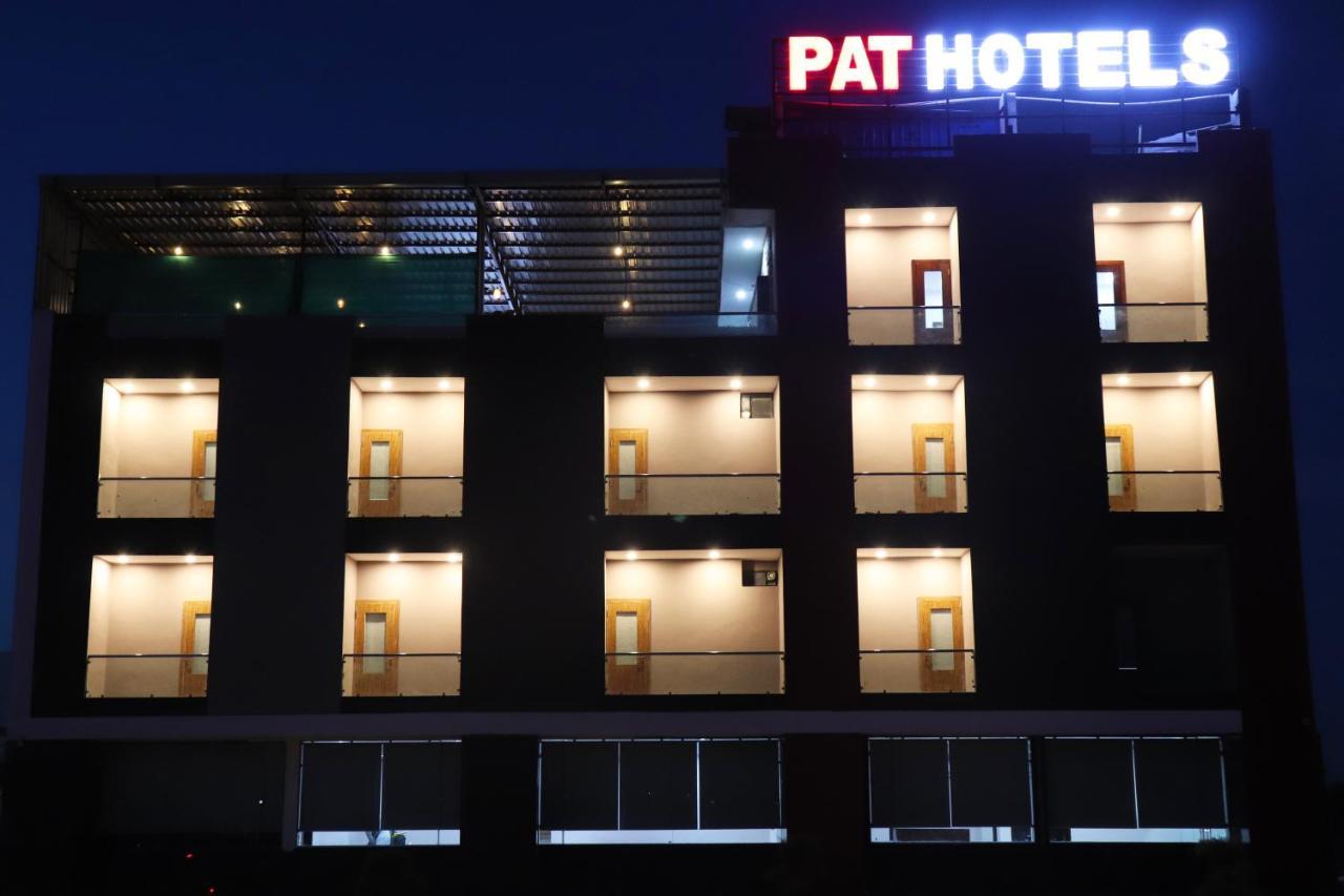 Pat Hotels Indore Zewnętrze zdjęcie