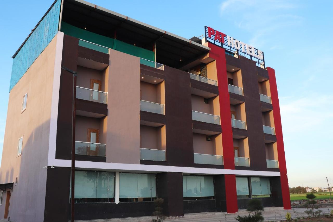 Pat Hotels Indore Zewnętrze zdjęcie
