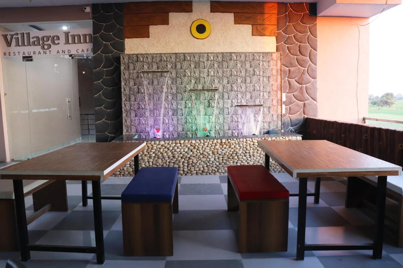 Pat Hotels Indore Zewnętrze zdjęcie