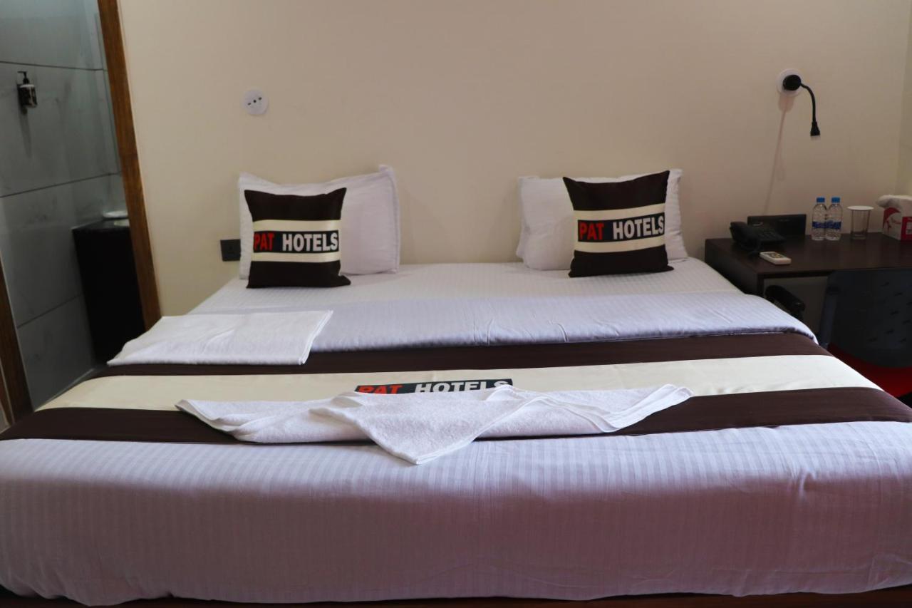Pat Hotels Indore Zewnętrze zdjęcie