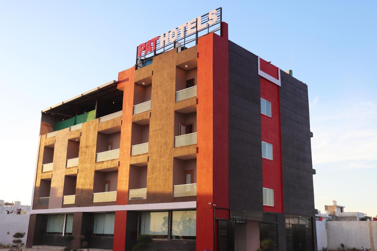 Pat Hotels Indore Zewnętrze zdjęcie