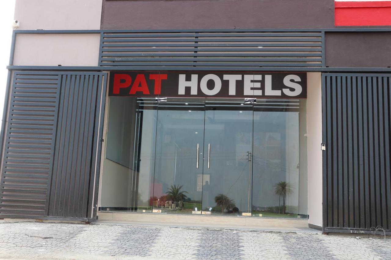 Pat Hotels Indore Zewnętrze zdjęcie