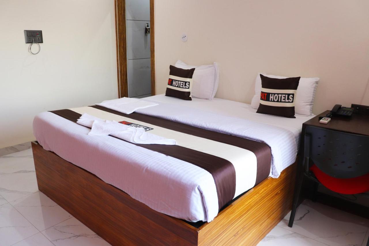 Pat Hotels Indore Zewnętrze zdjęcie