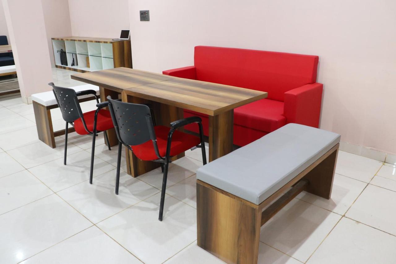 Pat Hotels Indore Zewnętrze zdjęcie