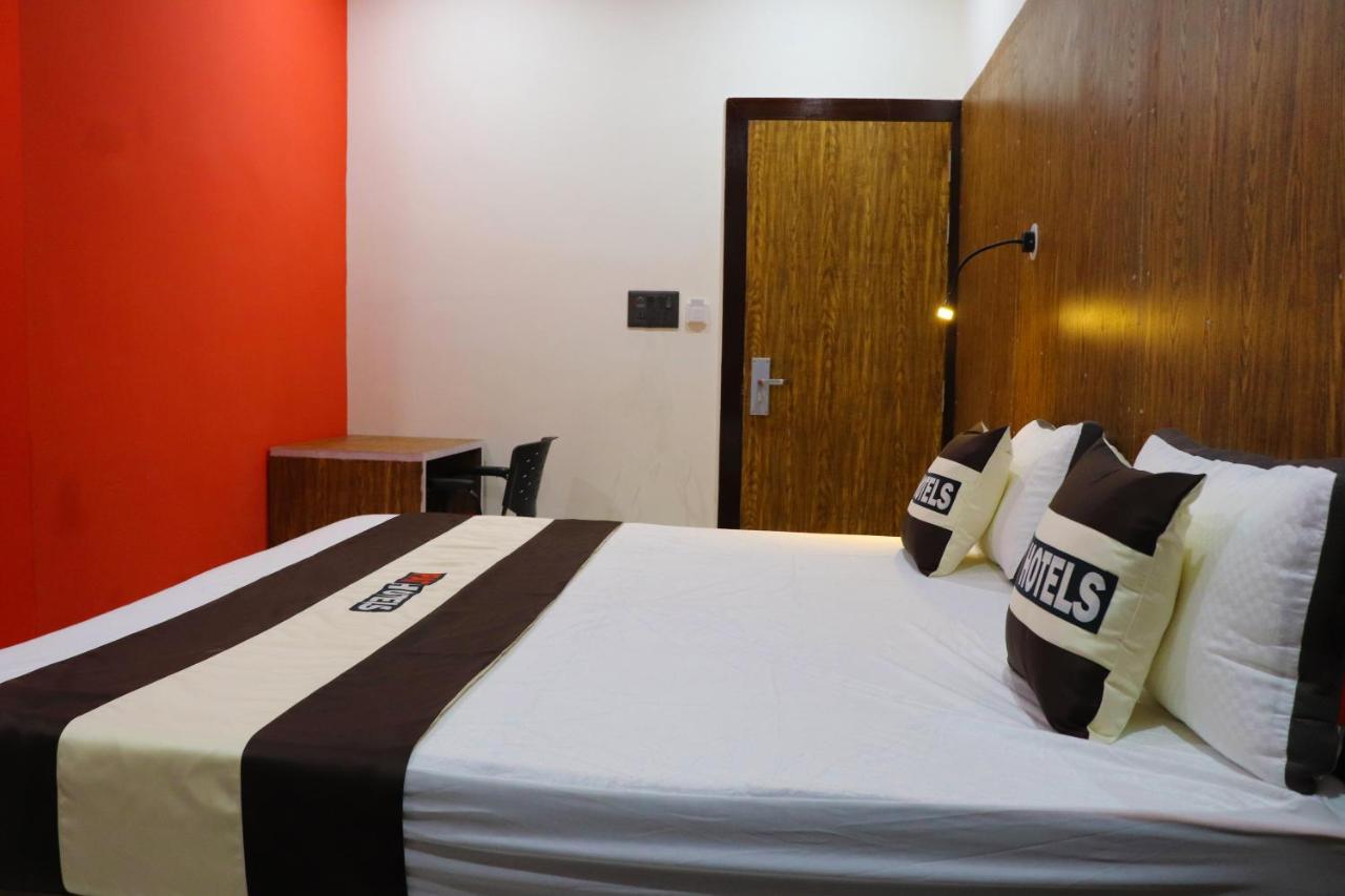 Pat Hotels Indore Zewnętrze zdjęcie