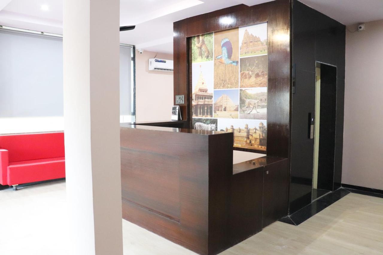 Pat Hotels Indore Zewnętrze zdjęcie