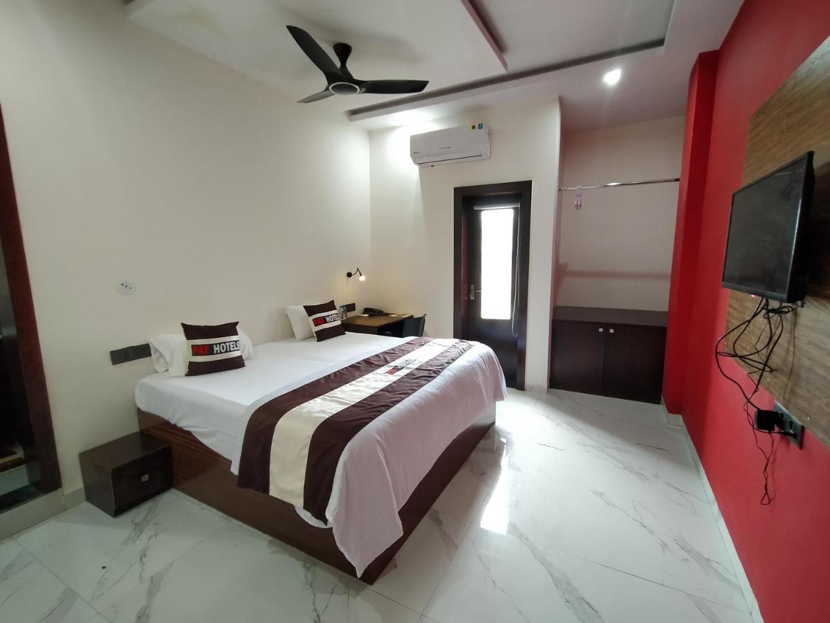 Pat Hotels Indore Zewnętrze zdjęcie