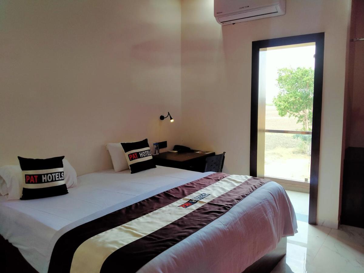 Pat Hotels Indore Zewnętrze zdjęcie